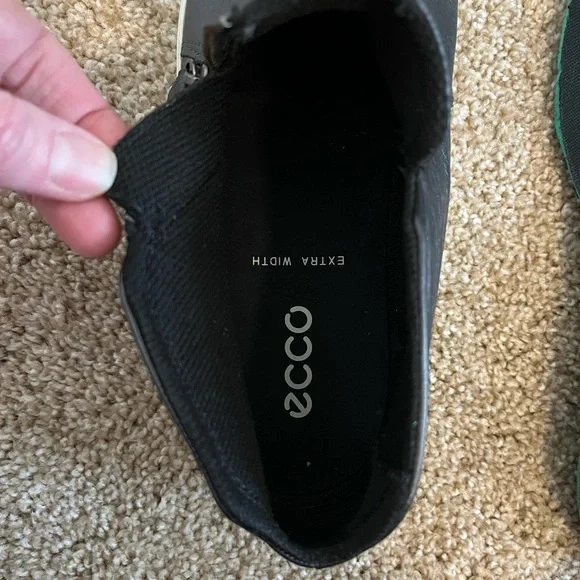 Ecco Soft 7 Metallic Black Leather Side Zip Bootie - Picture 5 of 11